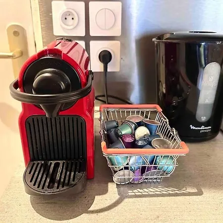 Modern Designed Apartment@ Beaubourg