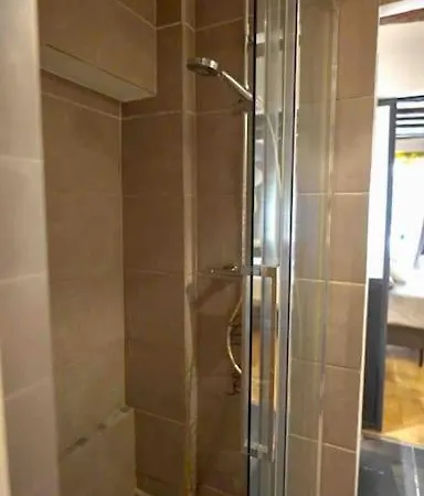 Modern Designed Apartment@ Beaubourg * Paris