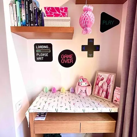 Modern Designed Apartment@ Beaubourg *