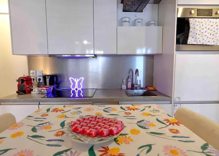 아파트 Modern Designed Apartment@ Beaubourg