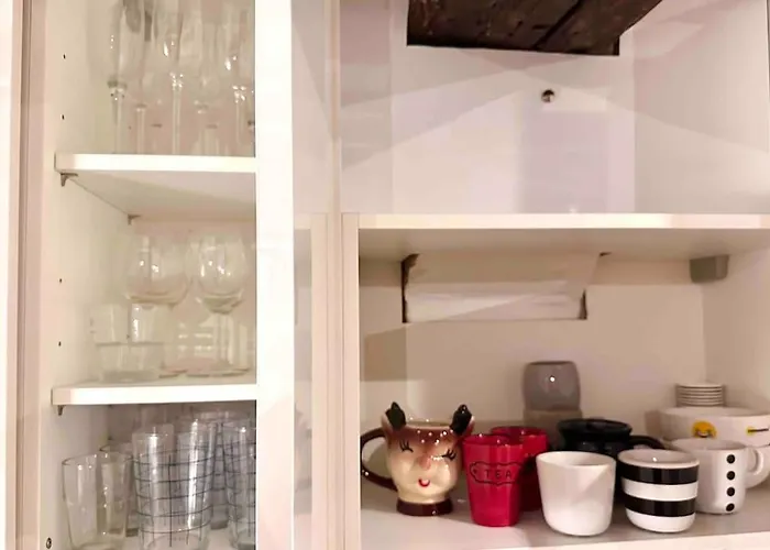 Modern Designed Apartment@ Beaubourg