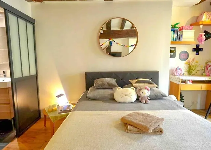 Modern Designed Apartment@ Beaubourg * 파리